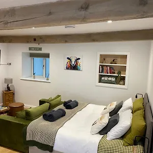 Ewe Apartment